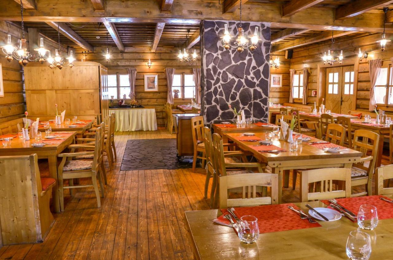 Hotel****Liptovsky Dvor Liptovsky Jan Ngoại thất bức ảnh